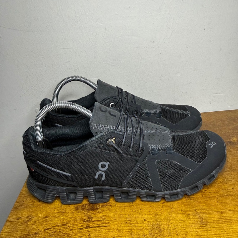 On Cloud 5 Running Shoes Womens Size 9 Black 19.0001